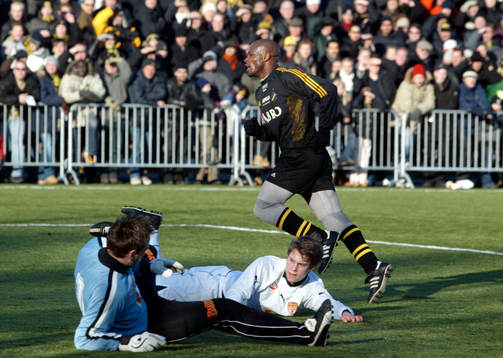 Samuel Ayorinde, AIK