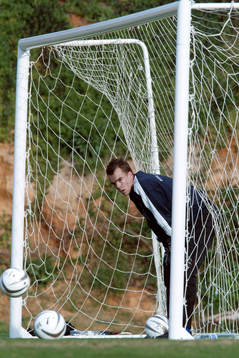 Fredrik Larsson,  målvakt