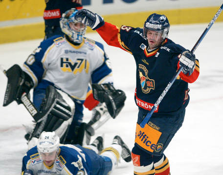 Ola Thorwalls och Stefan Liv, HV71 och Fredrik Lindquist,
