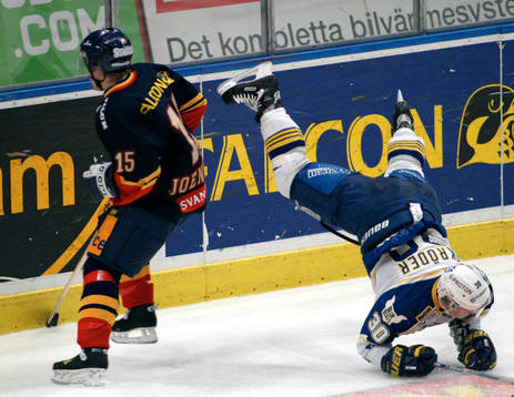 Per Åge Skröder, HV71 och Juha Joenväärä, Djurgården