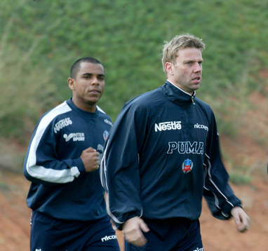 Hans Eklund, bakom Alvaro Santos