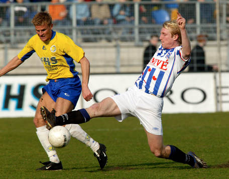 Matchen slutade 0 - 3. Petter Hansson bryter en passning