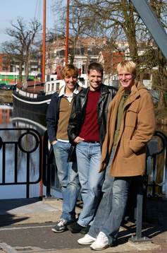 Erik Edman, Stefan Selakovic och Petter Hansson vid kanalen