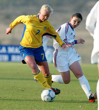 Caroline Seger, Stattena, bryter fram