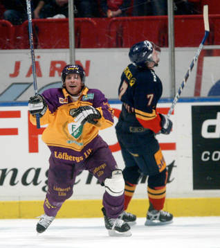 Dieter Kalt, Färjestad jublar och Niklas Kronwall,
