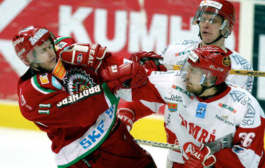 Magnus Kahnberg bråkar med Per Styf