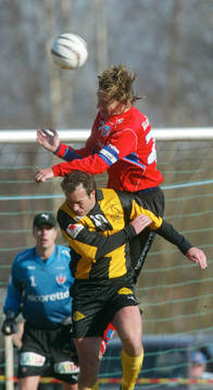 Jesper Jansson nickduellerar mot Peter Vougt
