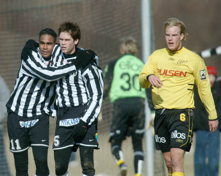 BoIS 1-0 skytt Daniel Nannskog grattar 2-0 skytten Johan