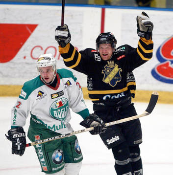 Magnus Eriksson, Rögle deppar och Roger Rosén, AIK jublar