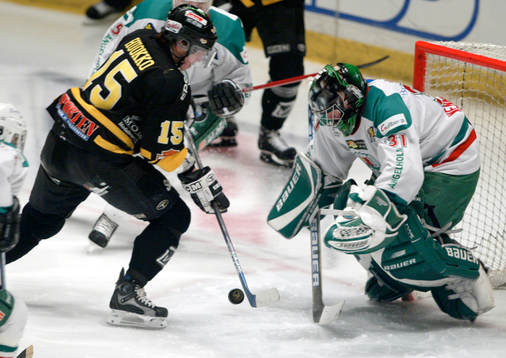 Jan Huokko, AIK och Magnus Wennström, målvakt, Rögle