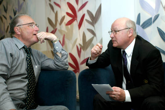 Bengt Madsen, v. ordf. och Lars-Åke Lagrell, ordförande,