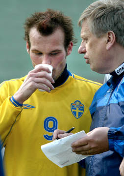Fredrik Ljungberg samtalar med Tommy Söderberg