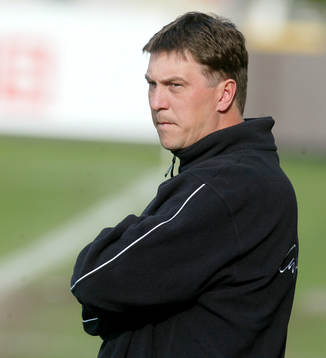 Tränare Kjell Jonevret, Café Opera