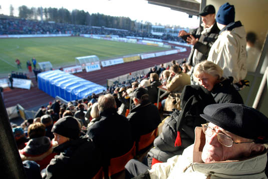 Legenden Stig Svensson fick åter se allsvensk fotboll på
