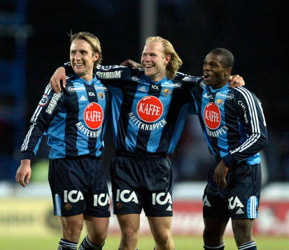 Samuel Wowoah, Djurgården har gjort 0-3 och gratuleras av