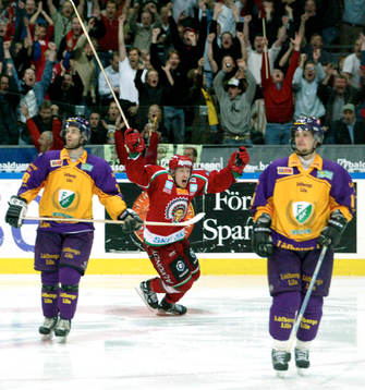 Frölunda svenska mästare! Niklas Andersson jublar
