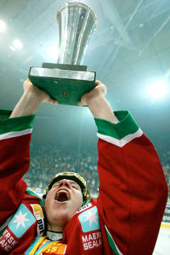 Frölunda svenska mästare! Alexander Steen lyfter bucklan