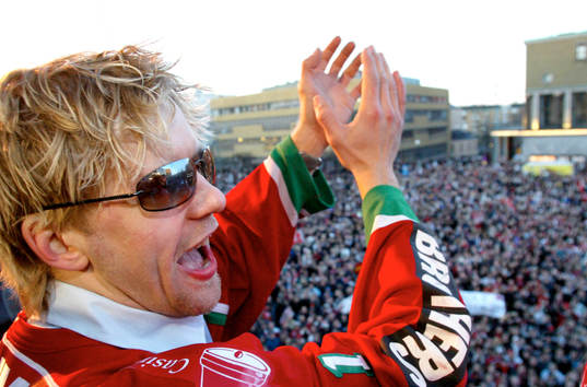 Ishockey, Elitserien, Frölunda svenska mästare! De firas