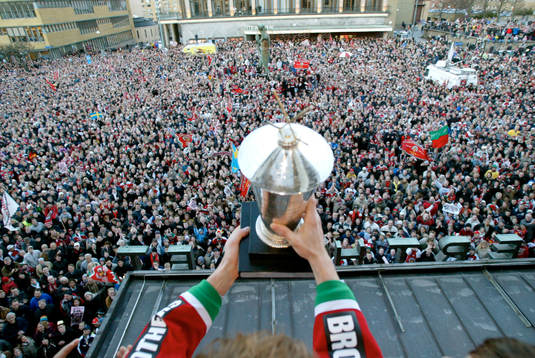 Ishockey, Elitserien, Frölunda svenska mästare! De firas