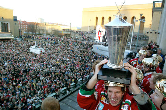 Ishockey, Elitserien, Frölunda svenska mästare! De firas