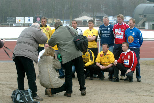 Fotboll, Supertvåan, presskonferens