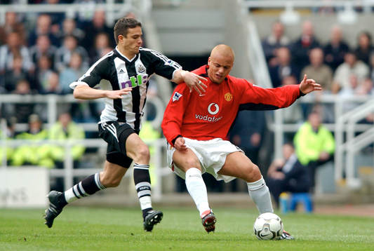 Wes Brown, Manchester mot Laurent Robert, Newcastle