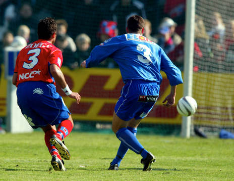 Mikael Thomasson, Öster slår in 0-1