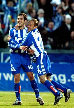 Hans Blomqvist gratulerar Martin Eriksson