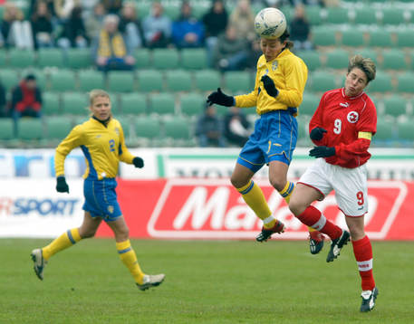 Jane Törnström, Sverige, i nickduell med, Evelyn