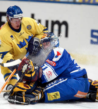 Mika Hannula, Sverige och Pasi Nurminen, Målvakt, Finland