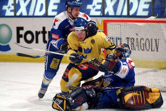Mika Hannula, Sverige och Tuukka Mäntylä och Pasi