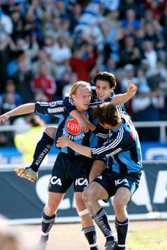 Mikael Dorsin, Babis Stefanidis och Kim Källström, jubel