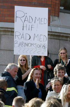 På trappan vid Rådhuset i Helsingborg demonstrerade