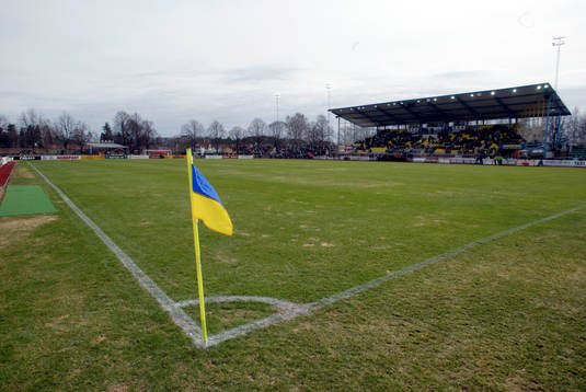 Enavallen, huvudläktare, läktare, plan, fotbollsplan