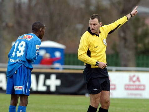 Atiba Hutchinsson, Öster och Jonas Eriksson, domare