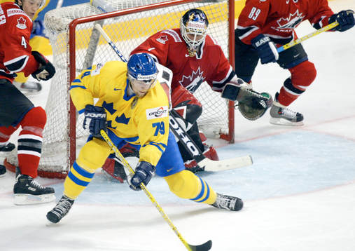 Mathias Tjärnqvist, Sverige framför Sean Burke, Kanada