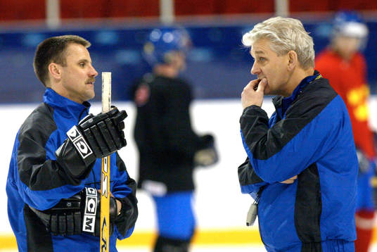 Hardy Nilson och Tommy Samuelsson, tränare,  fundersamma