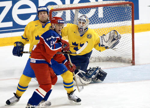 Tommy Salo, målvakt, Sverige och Alexander Zhdan