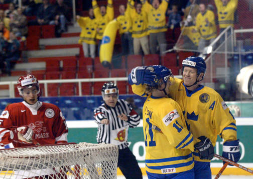 Per-Johan Axelsson, Sverige gratuleras av Mats Sundin