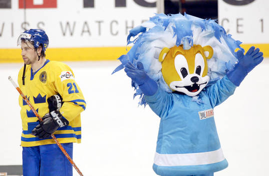 Peter Forsberg, Sverige och FinkY (Maskot)