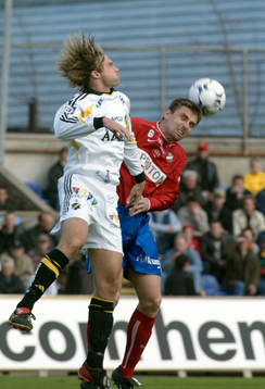 Andreas Andersson mot Marcus Jonsson i luftduell