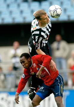 Christian Hemberg förlorar en höjdduell mot Magnus