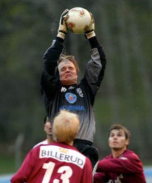 Erland Hellström, målvakt, Assyriska