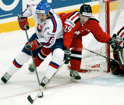 Miroslav Satan, Slovakien och Beat Forster, Schweiz