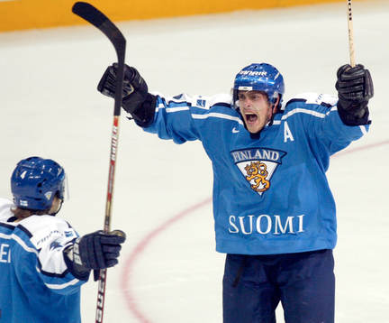 kvartsfinal, Finlands tvåmålsskytt, Teemu Selanne, jubel