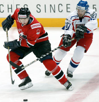 Eric Brewer, Kanada och Milan Hejduk, Tjeckien