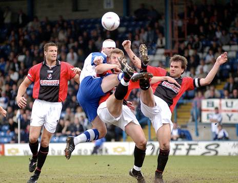 Michael Nelson, Bury och  Carl Fletcher och Phil Gulliver,
