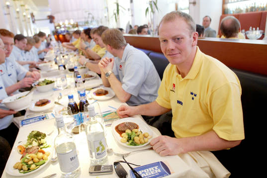 Svenska Spel bjöd landslaget på Lunch