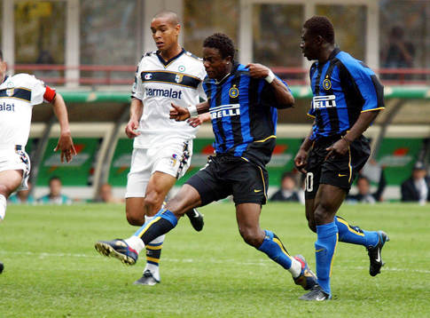 Kallon, Inter slår in bollen i mål