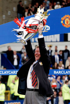 Sir Alex Ferguson, Manchester United jublar med pokalen